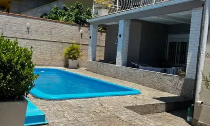 Casa com 3 quartos à venda na Rita Soares Gomes, 234, Centro, São José por R$ 1.380.000
