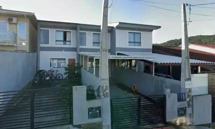 Casa com 2 quartos à venda na Rua Eucalipto, 20, Potecas, São José por R$ 400.000