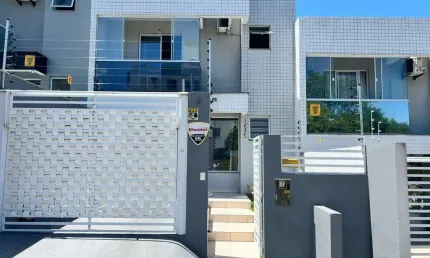 Casa com 2 quartos à venda na Oscarlino Romão Weber, 5661, Serraria, São José por R$ 550.000