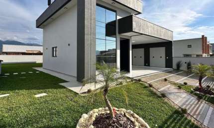 Casa com 3 quartos à venda na Rua Valdir Zanon, 9011, Guarda do Cubatão, Palhoça por R$ 847.900