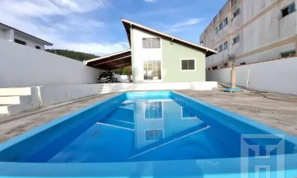 Casa com 2 quartos à venda na Rua Vidal Vicente Andrade, 451, Forquilhas, São José por R$ 740.000