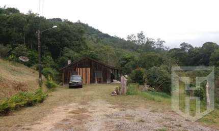 Chácara / sítio com 2 quartos à venda na Estrada Geral De Três Riachos, 324, Três Riachos, Biguaçu por R$ 1.900.000