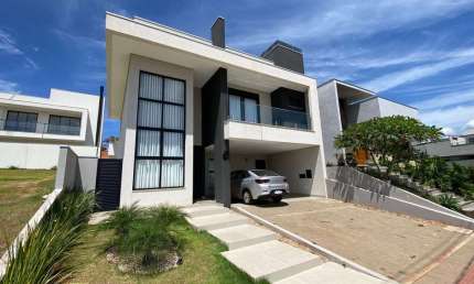 PARQUE TAUÁ/TANGARÁ - R$ 1.599.000 - Sobrado á venda, 3 suítes, 187m², 4 Vagas, Londrina, PR