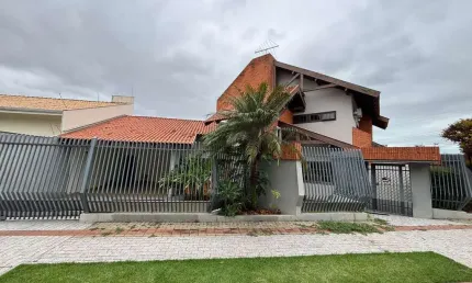 MEDITERRÂNEO - R$ 1.750.000 - Casa em rua à venda, 3 dormitórios sendo 1 suíte, 4 Vagas, 237m², Lon
