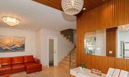 SANTANA RESIDENCE - R$ 2.990.000 - Casa mobiliada à venda , com 4 quartos (2 suítes)  1 Demi-suíte,