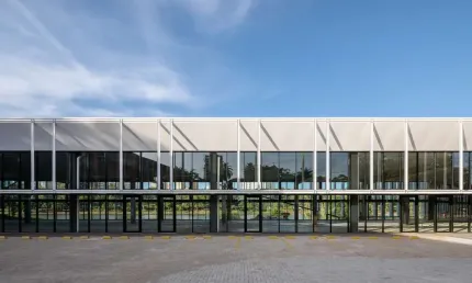 VISTA LAGO MALL - Salas para locação na Barragem do Lago, Com possibilidade de Adequação de metrage