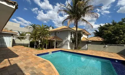 VILLAGGIO DO ENGENHO -  Sobrado para locação com 4 quartos (2 suítes) com 450m² por R$10.000,00 - J