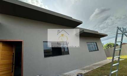 Casa com Amplo Quintal em Região Privilegiada no Jardim Leonor!