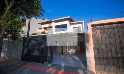 Casa com 4 quartos à venda no Jardim Continental, Londrina 