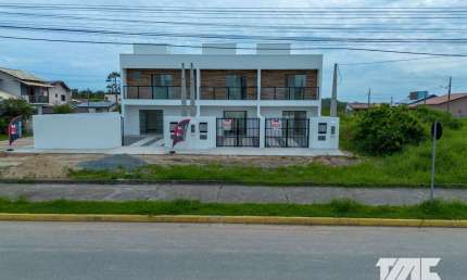 Sobrado Geminado Pronto para Morar no Bairro Praia Grande  em São Francisco do Sul/SC