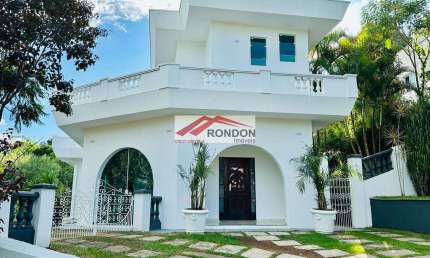 EXCELENTE CASA DENTRO DE CONDOMÍNIO FECHADO COM SEGURANÇA 24 HRS !!!