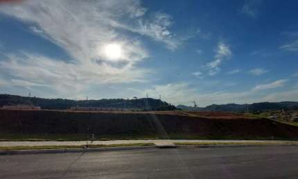 Terreno à venda em Guararema de 800 m² (20 x 40) totalmente plano, em condomínio.