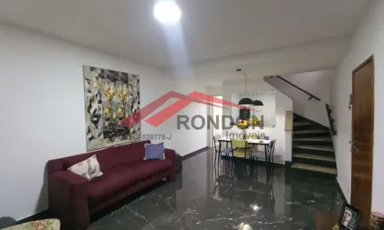 Sobrado à venda com 3 dormitórios, sendo 1 suíte e 2 vagas de garagem