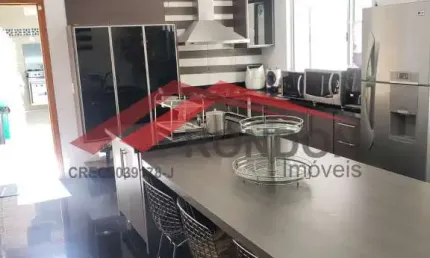 Sobrado à venda - 212 m² - 03 dormitórios - 01 Suíte Master- 02 banheiros - sala - cozinha - lavanderia - área gourmet - 04 vagas.