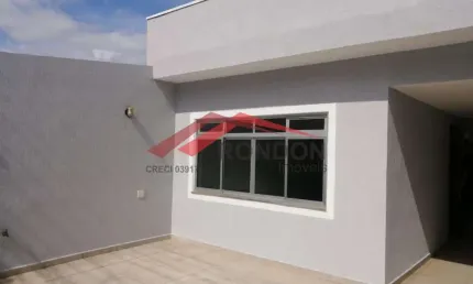 Casa à venda no Jardim Aliança - 168,00 m² - 3 dormitórios - 1 suíte - 1 banheiro social - 2 vagas de garagem.