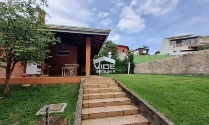 Casa em Condomínio em Sousas, Campinas-SP: 3 quartos, 1 suíte, 2 salas, 3 banheiros, 4 vagas, 255,18m² de área.