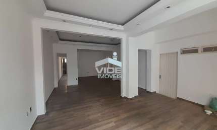Casa comercial com 4 salas para alugar na Rua Doutor Diogo Prado, 3000, Cambuí, Campinas