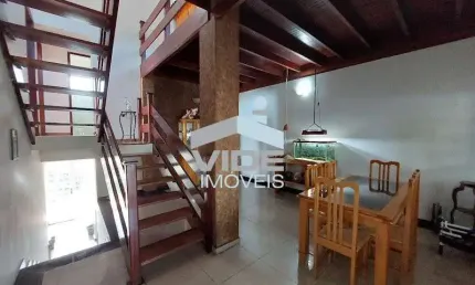 Vendo excelente casa em campinas, no jardim chapadão com três quartos sendo um suíte, garagem para quatro carros.