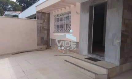 CASA À VENDA EM CAMPINAS, BAIRRO JARDIM GUANABARA,  TRÊS QUARTOS.