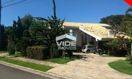 LINDA CASA A VENDA NO LOTEAMENTO ALPHAVILLE EM CAMPINAS.