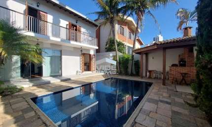 VENDO EXCELENTE CASA EM CAMPINAS BAIRRO VILA BRANDINA COM 4 QUARTOS SENDO DUAS SUÍTES E PISCINA