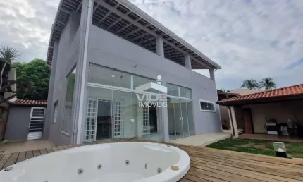 Casa em Condomínio de Campinas-SP, 3 Quartos, 1 Suíte, 3 Salas, 4 Banheiros, 4 Vagas, 200m² - Loteamento Caminhos de São Conrado