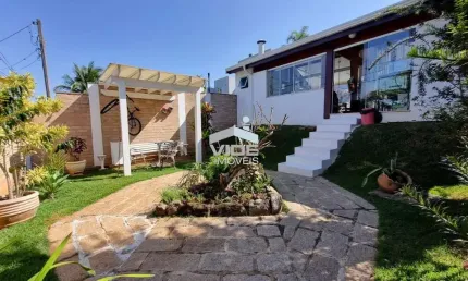 Casa em Condomínio à Venda em Campinas-SP  3 Quartos, 1 Suíte, 2 Salas, 2 Vagas de Garagem.  Loteamento Caminhos de São Conrado (Sousas)