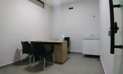 Sala comercial com 1 sala para alugar na Rua Alecrins, 1390, Cambuí, Campinas