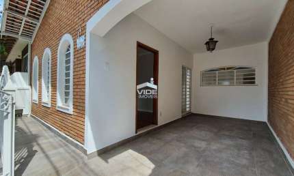 Casa com 3 quartos para alugar na Rua José Carlos Laselva, 125, Cambuí, Campinas