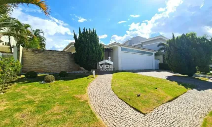 Casa de Luxo para Locação em Campinas-SP no Loteamento Alphaville Campinas: 4 Quartos, 2 Suítes, 3 Salas, 4 Banheiros, 5 Vagas.