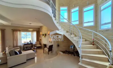 Casa de luxo em condomínio no bairro Santa Cruz, Valinhos-SP: 3 quartos, 3 suítes, 3 salas, 6 banheiros, 4 vagas de garagem.