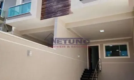 Sobrado com 3 quartos e área gourmet: ideal para sua família!