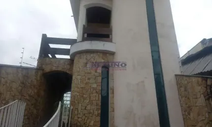 Sobrado super espaçoso na Vila Mari alta com 03 dorms, suite, closet, sala 03 ambientes, 10 vagas.