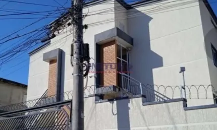 Maravilhoso condomínio fechado no metrô Parada Inglesa 2 dorms, cozinha, wc, sala  e uma vaga.