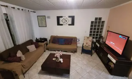 Sobrado na vila medeiros com 04 dorms, 01 suite, sala de estar, cozinha, wc, edícula e 02 vagas.