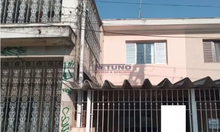 Sobrado na Vila Medeiros com 02 dorms, sala de estar, cozinha, 02 wcs, lavanderia, depósito, 01 vaga