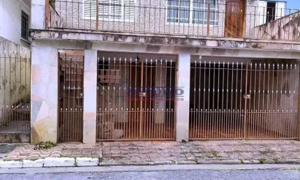 Casa para renda ou moradia com 02 dorms, 01 suite, sala, cozinha, wc, 02 vagas  e + 02 dorms com wc.