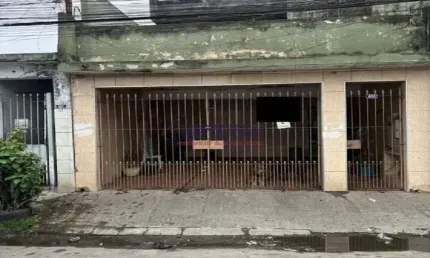 Casa térrea no Jardim Brasil com 01 dorm, sala, cozinha, wc, terraço, 02 vagas +  01 dorm e cozinha.