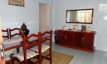 Casa térrea no jardim brasil com 03 dorms, sala de estar, cozinha, wc social, lavanderia (sem vaga)