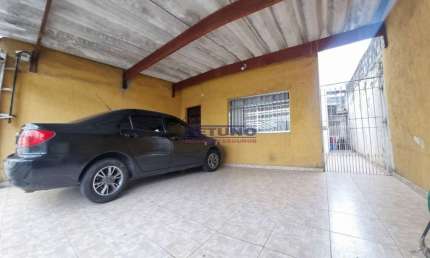 Sobrado no Jardim japão com 03 dorms, sala de estar, cozinha, 02 wcs, 02 vagas, ótima localização.