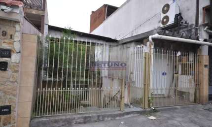 Casa térrea na Vila Medeiros com 02 dorms, sala de estar, cozinha, wc social, 01 vaga, ótimo local.