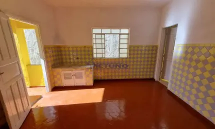 Casa com 2 quartos para alugar na Vila Medeiros, São Paulo 