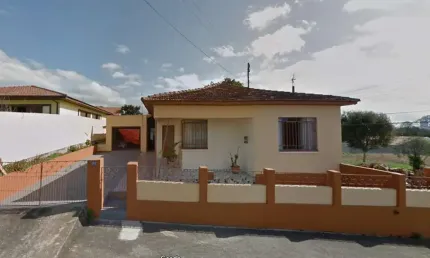 Casa para Venda em Lapa, Centro, 4 dormitórios, 2 banheiros, 3 vagas