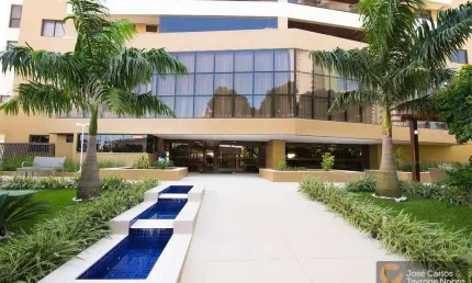 Apartamento em andar alto no Brisamar com 4 suítes e com vista mar