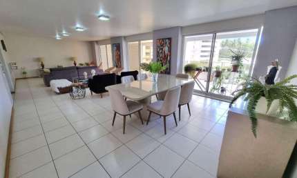 Apartamento AMPLO com 04 suítes, 265m² e com móveis PROJETADOS no bairro Brisamar.