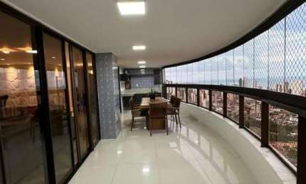 Apartamento com 4 suítes + dce, 4 vagas, em andar alto no bairro Brisamar