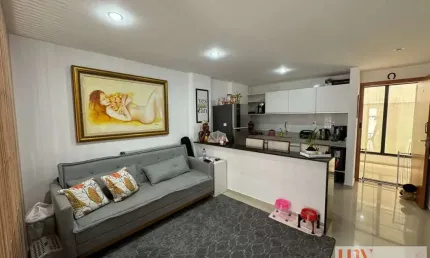 Flat pronto e mobiliado na beira mar do bairro Jardim Oceania