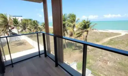 Flat novo com 25 m² frente mar pé na areia no jardim oceania