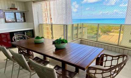 Apartamento com 4 suítes e 4 vagas todo projetado com vista para o mar no Altiplano