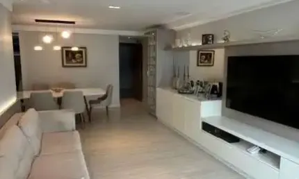 Apartamento com 146 m² e 3 suítes com móveis projetados em Tambaú